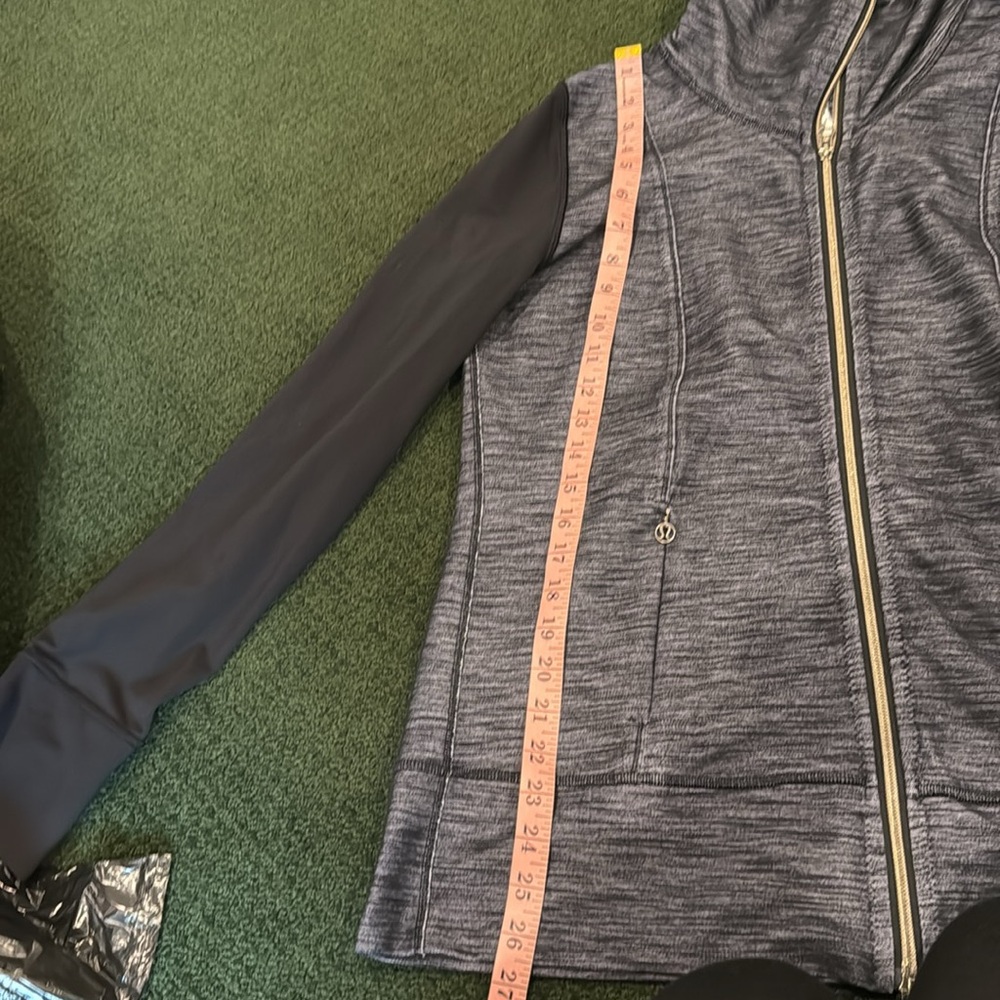 Lululemon Athletica DAILY YOGA JACKET 10 BLACK SLUB DENIM EUC host pick - Picture 12 of 15